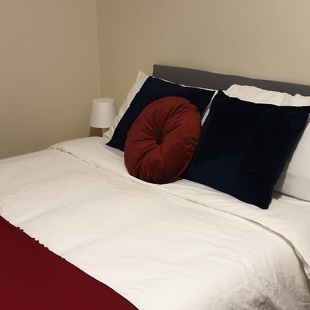 2 Bedroom Lovely Apartment In Woolwich London Kültér fotó