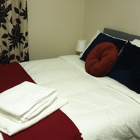 2 Bedroom Lovely Apartment In Woolwich London Kültér fotó