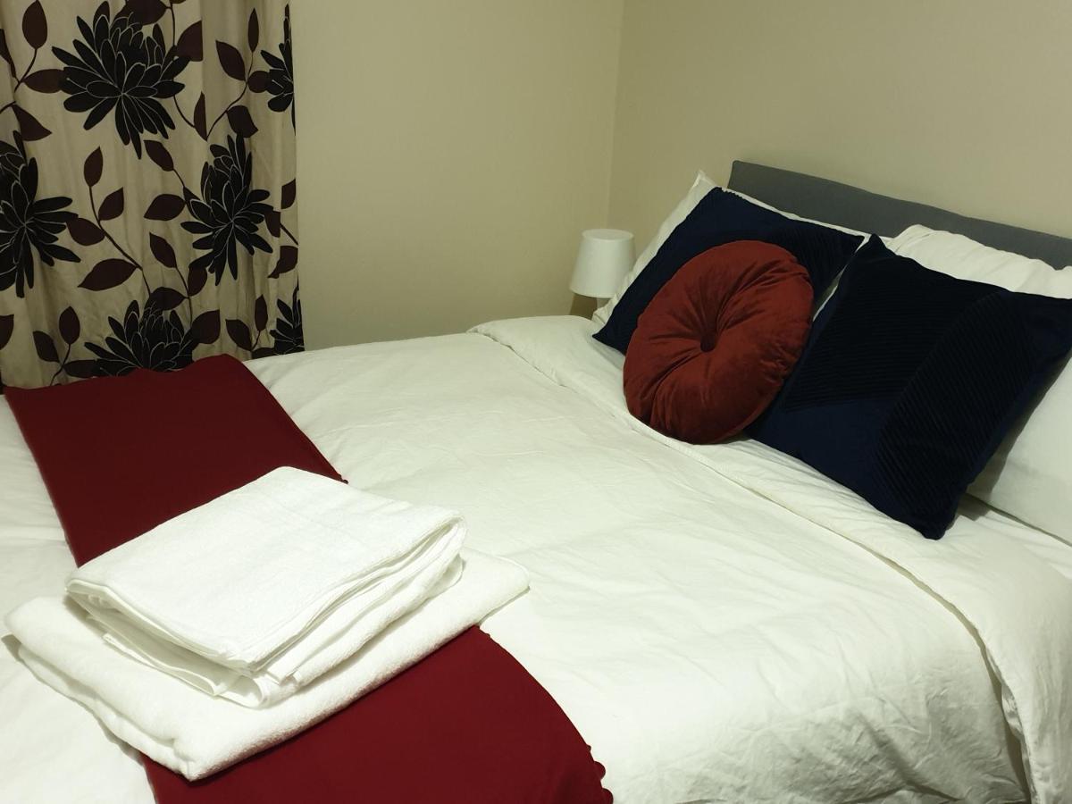 2 Bedroom Lovely Apartment In Woolwich London Kültér fotó