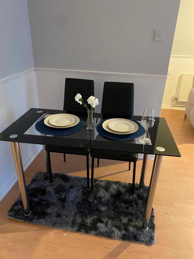 2 Bedroom Lovely Apartment In Woolwich London Kültér fotó